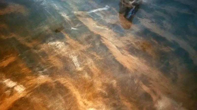 Bronze metallic epoxy floor close up