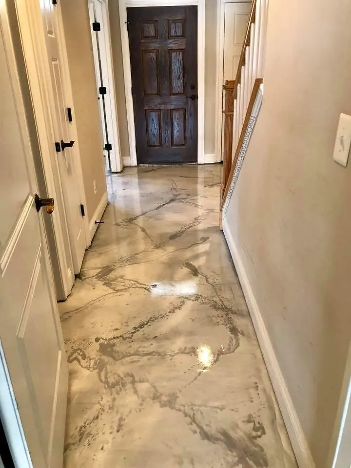 White marble-look epoxy in a home hallway
